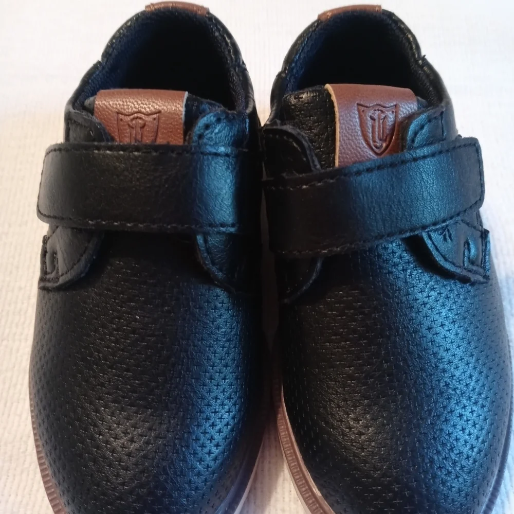 London Underground toddlers boys dress shoes size 5
